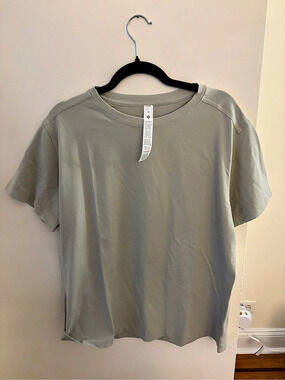 All Yours Organic Cotton T-Shirt Organic Cotton Tee in Green Size Medium NWT
